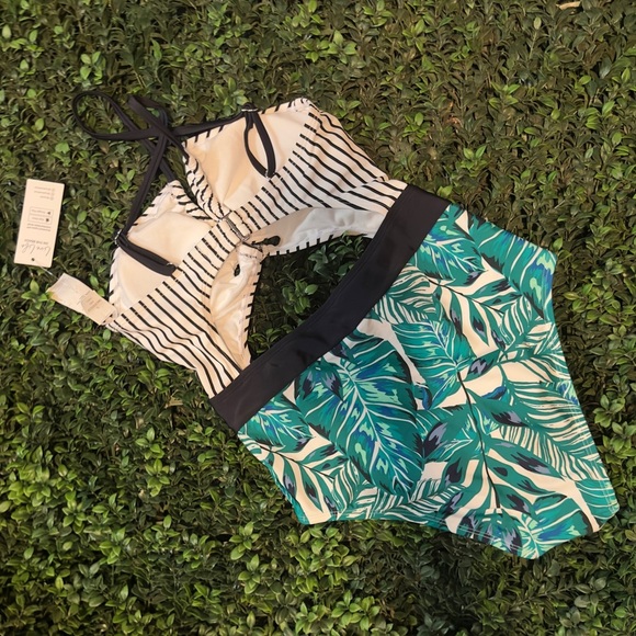 Cupshe Other - Cupshe Striped and Leaf Print One Piece Swimsuit